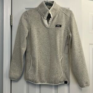 LLBean Women’s sweater fleece pullover size S.